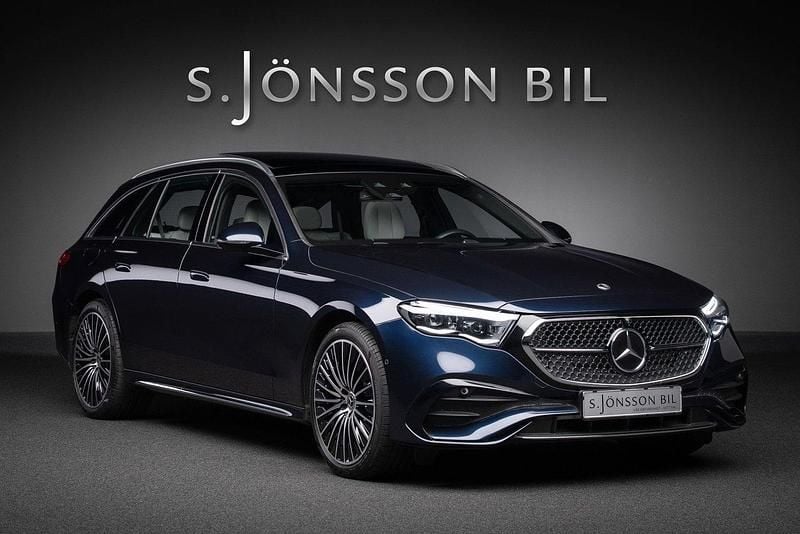 Mörkblå Begagnad 2024 Mercedes E450 AMG Kombi | 995 000 kr - Bild 1/4