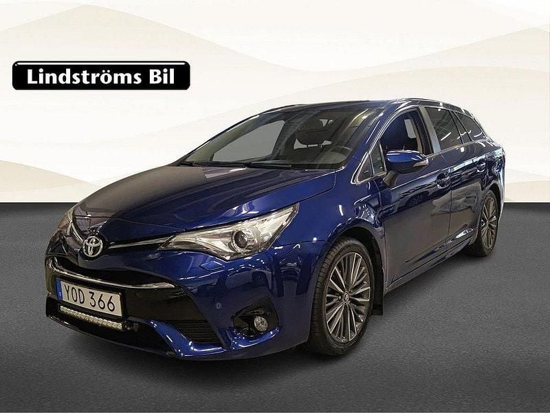 Mörkblå Begagnad 2017 Toyota Avensis Multidrive S Kombi | 189 900 kr (Lite dyr) - Bild 1/3