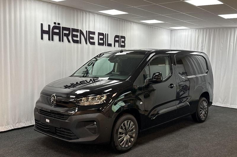 Svart (svart perla nera) Ny 2025 Citroën Berlingo Business Class Van | 369 274 kr (Marknadspris) - Bild 1/4