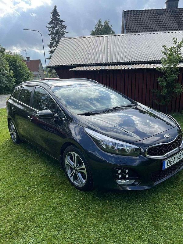 Svart Begagnad 2016 Kia Ceed Sportswagon GT-Line Kombi | 120 000 kr (Marknadspris) - Bild 1/3