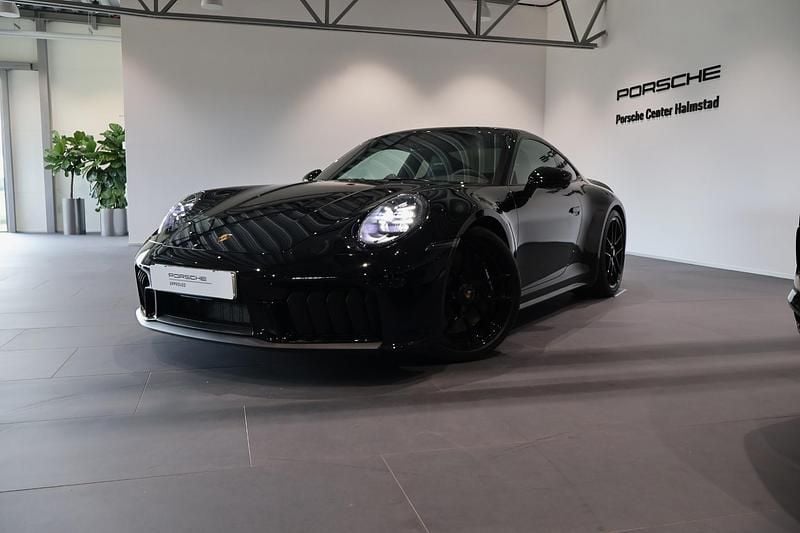 Svart (black) Begagnad 2025 Porsche 911 Carrera GTS Sportkupé | 2 195 000 kr - Bild 1/4