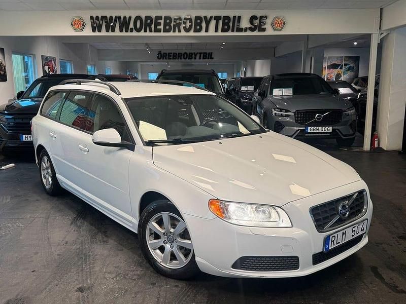 Vit Begagnad 2012 Volvo V70 Kinetic Kombi | 94 900 kr (Lite dyr) - Bild 1/4