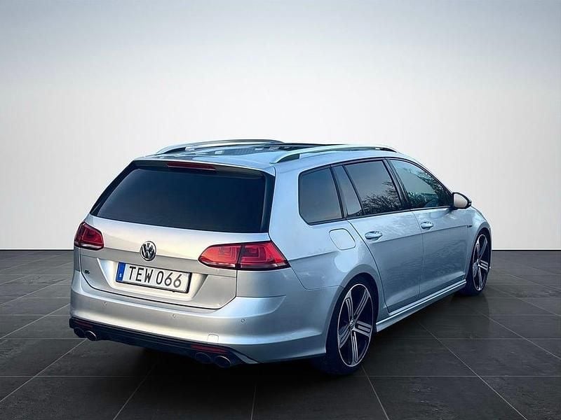 Begagnad VW Golf VII R 301 HK (221 kW) 2017 Silver Kombi