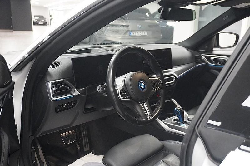 Begagnad BMW i4 Comfort Edition 442 kW (601 HK) 2022 Vit Sedan