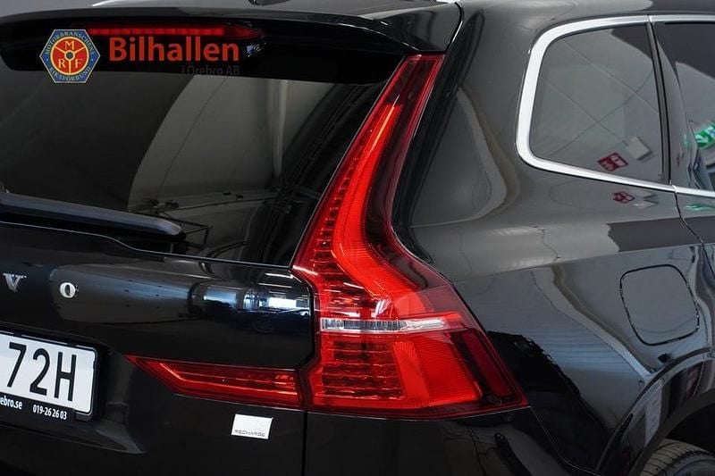 Begagnad Volvo XC60 Core 350 HK (257 kW) 2023 Svart SUV