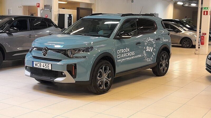 Blå Ny 2025 Citroën C3 Aircross PureTech SUV | 269 900 kr (Marknadspris) - Bild 1/4