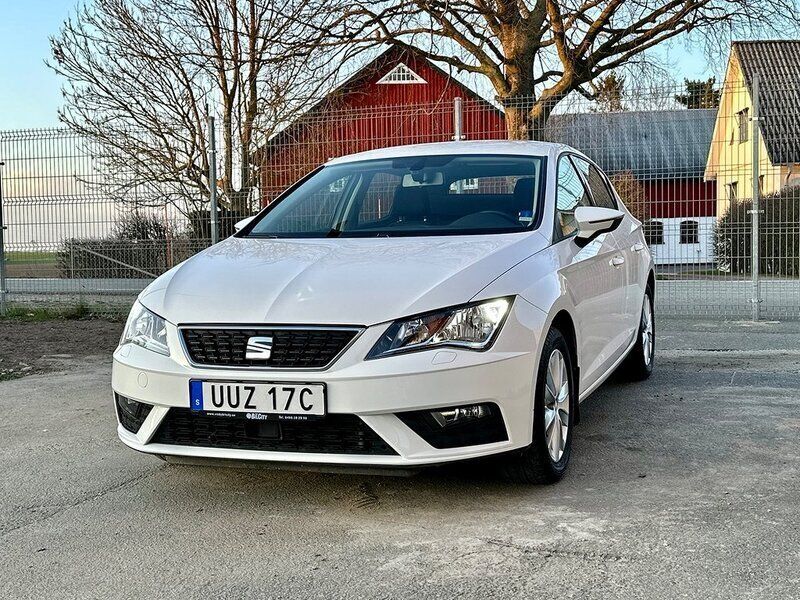 Vit Begagnad 2020 Seat Leon Style Halvkombi | 110 000 kr (Superpris) - Bild 1/4