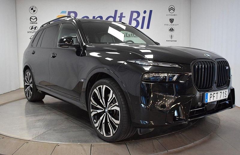 Svart Begagnad 2024 BMW X7 M Sport SUV | 1 349 500 kr - Bild 1/3