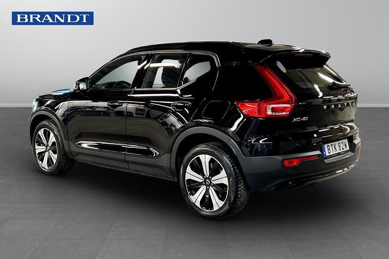 Begagnad Volvo XC40 Single Motor 175 kW (238 HK) 2023 Svart SUV