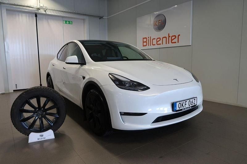 Vit Begagnad 2024 Tesla Model Y Long Range SUV | 529 900 kr (Marknadspris) - Bild 1/3