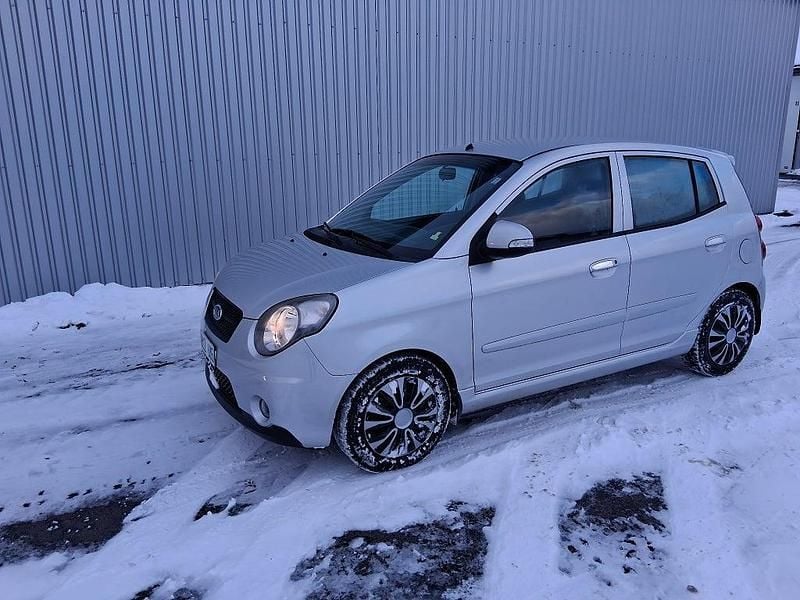 Silver Begagnad 2009 Kia Picanto Halvkombi | 29 000 kr (Bra pris) - Bild 1/4