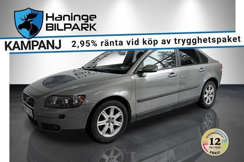 Grå Begagnad 2005 Volvo S40 Kinetic Sedan | 29 900 kr (Marknadspris) - Bild 1/2