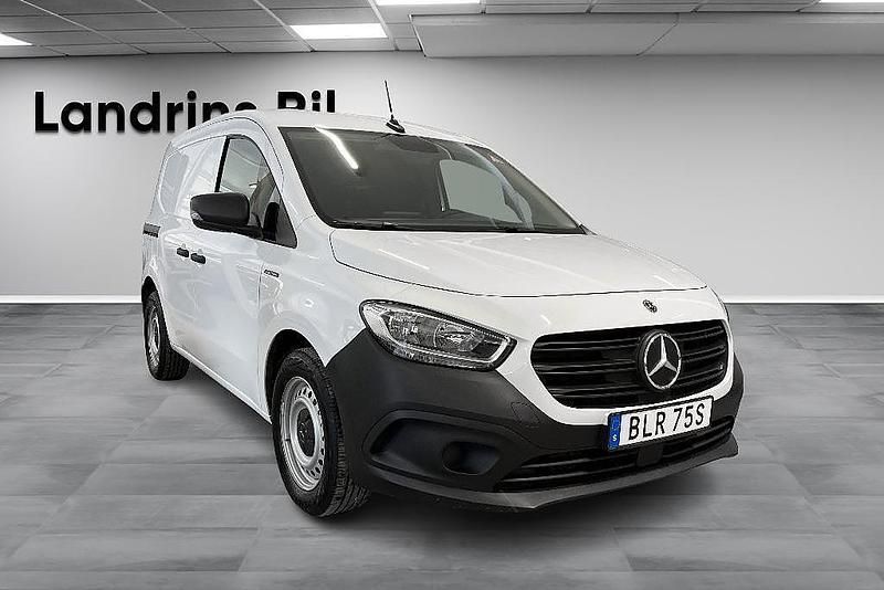 Begagnad Mercedes eCitan 89 kW (122 HK) 2023 Arktisk vit