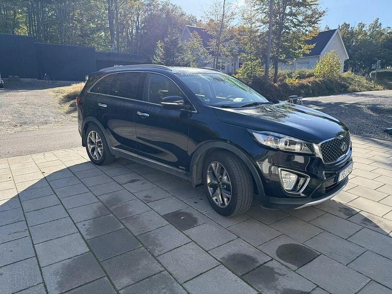 Svart Begagnad 2016 Kia Sorento SUV | 200 000 kr (Marknadspris) - Bild 1/4
