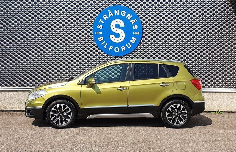 Grön (grönmetallic) Begagnad 2013 Suzuki SX4 S-Cross SUV | 112 000 kr (Marknadspris) - Bild 1/4