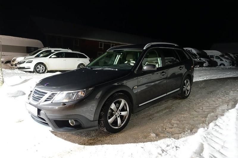 Grå Begagnad 2010 Saab 9-3X Kombi | 74 900 kr (Marknadspris) - Bild 1/4