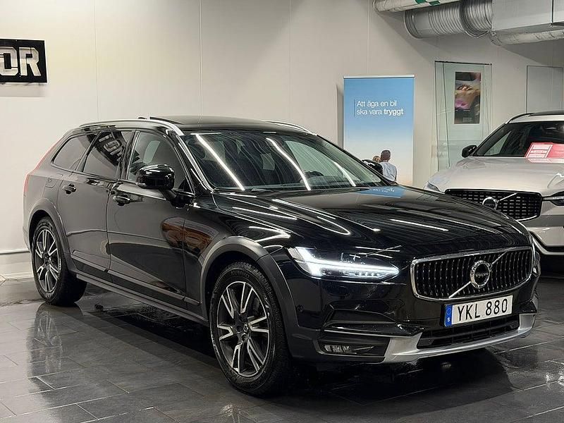 Begagnad Volvo V90 CC Inscription 241 HK (177 kW) 2017 Svart Kombi