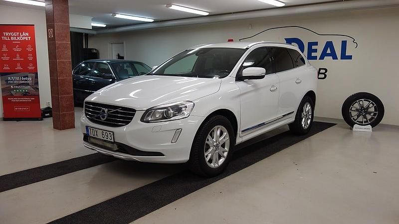Vit Begagnad 2013 Volvo XC60 Summum SUV | 149 900 kr (Lite dyr) - Bild 1/4