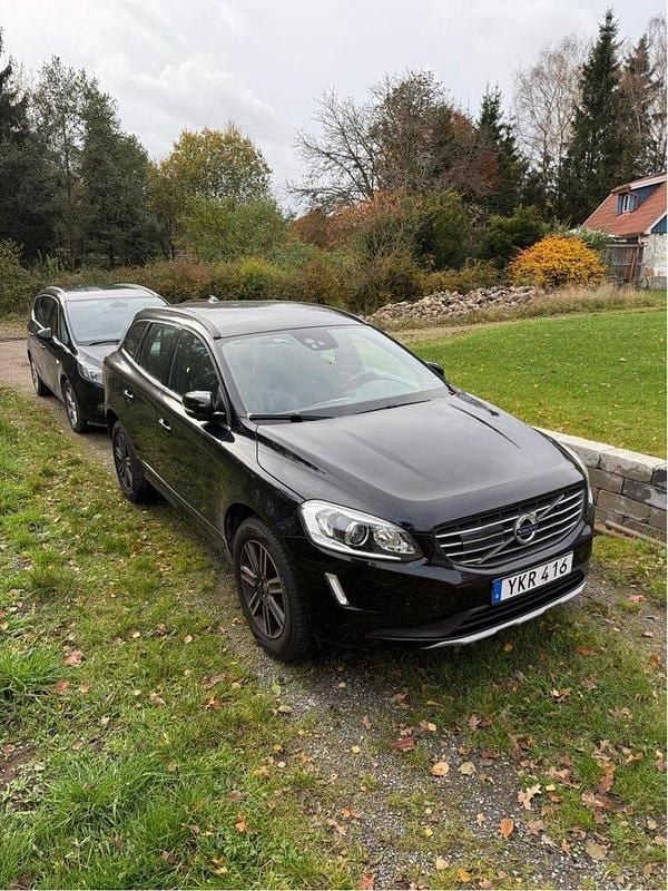 Svart Begagnad 2017 Volvo XC60 Momentum SUV | 245 000 kr (Bra pris) - Bild 1/4
