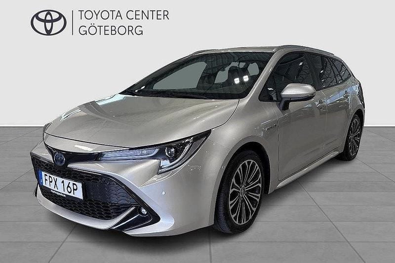 Silver Begagnad 2019 Toyota Corolla Style Kombi | 244 900 kr (Marknadspris) - Bild 1/4