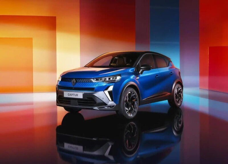 Silver Ny 2025 Renault Captur Evolution SUV | 269 900 kr (Marknadspris) - Bild 1/4