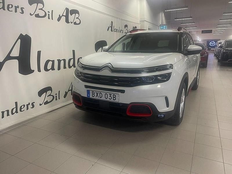 Vit Begagnad 2019 Citroën C5 Aircross PureTech SUV | 189 000 kr (Marknadspris) - Bild 1/4
