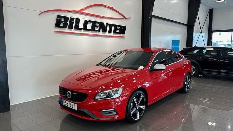 Begagnad Volvo S60 R-Design 153 HK (112 kW) 2017 Röd Sedan