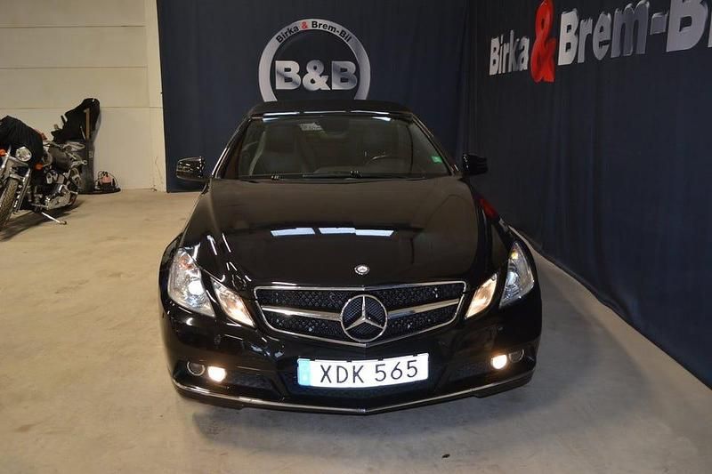 Begagnad Mercedes E350 306 HK (225 kW) 2011 Svart Cab