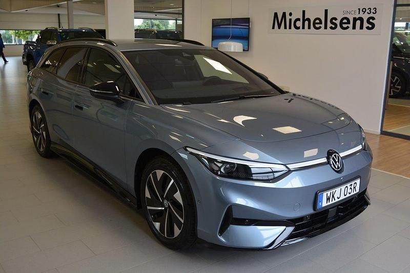 Blå Begagnad 2025 VW ID.7 Pro Sedan | 589 900 kr (Dyr) - Bild 1/4