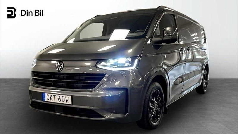 Ljusgrå (graphite dust metallic) Ny 2025 VW T7 Van | 761 000 kr (Superpris) - Bild 1/4