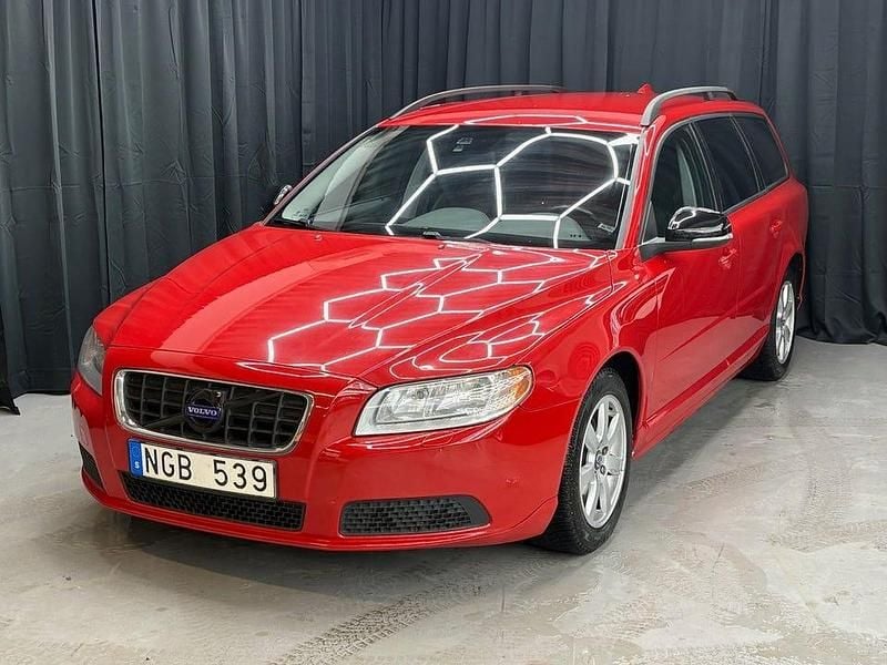 Röd Begagnad 2013 Volvo V70 Kombi | 94 900 kr (Marknadspris) - Bild 1/4