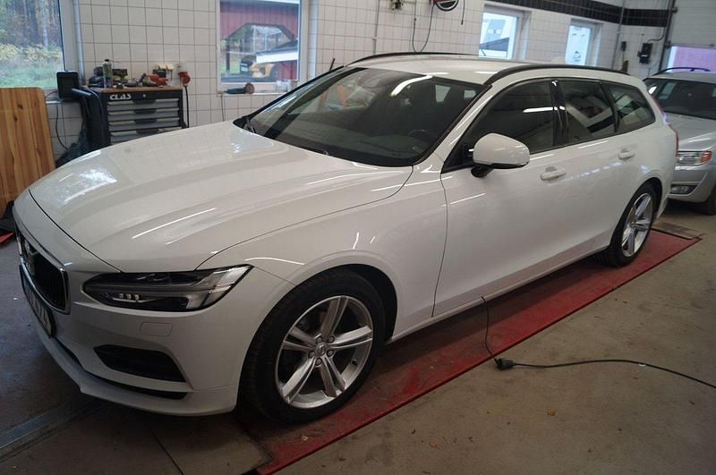 Vit Begagnad 2017 Volvo V90 Kinetic Kombi | 179 000 kr (Marknadspris) - Bild 1/4