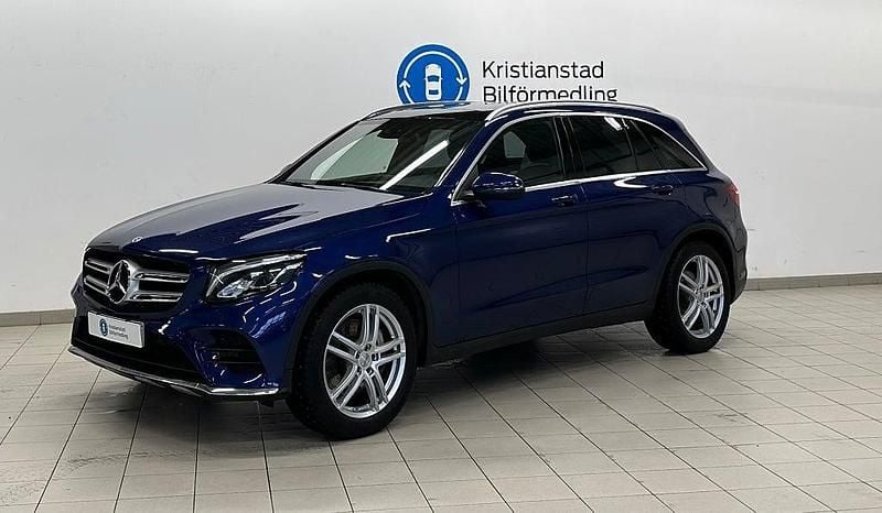 Blå Begagnad 2018 Mercedes GLC220 AMG SUV | 299 900 kr (Marknadspris) - Bild 1/4