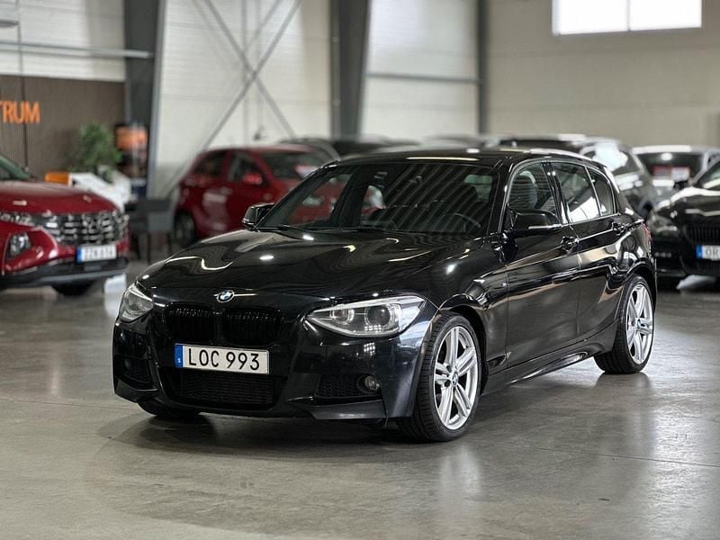Svart Begagnad 2014 BMW 116 M Sport Halvkombi | 119 900 kr (Marknadspris) - Bild 1/4