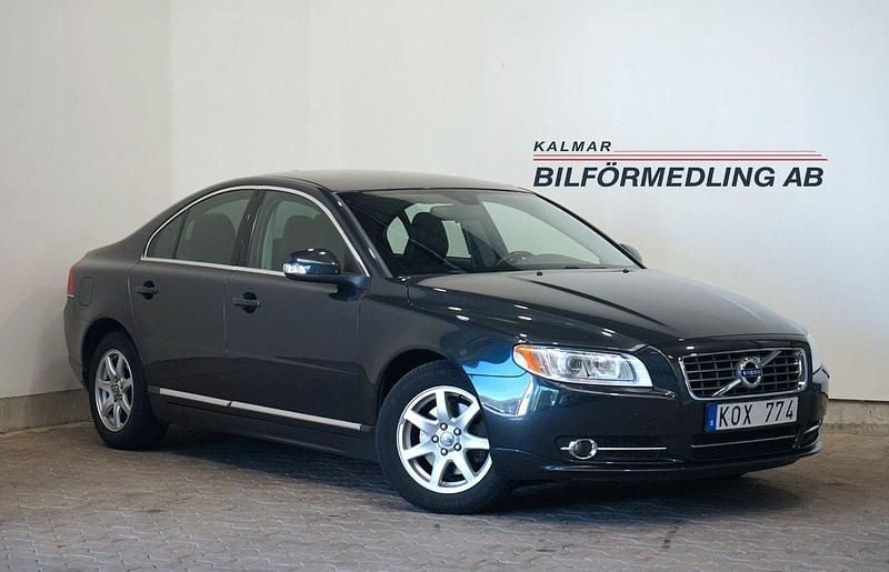 Grå Begagnad 2009 Volvo S80 R-Design Sedan | 129 900 kr (Dyr) - Bild 1/4