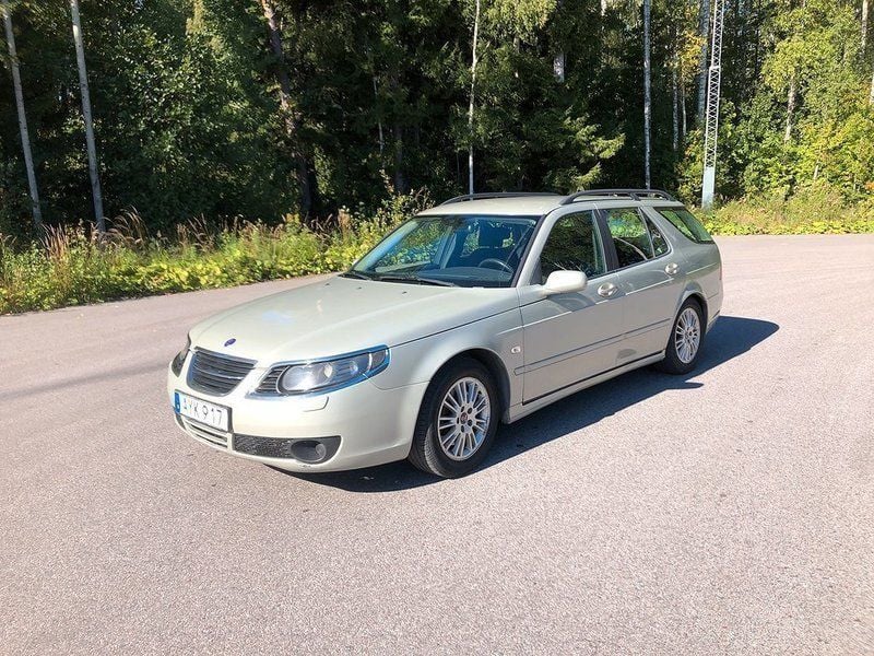 Begagnad Saab 9-5 Linear 210 HK (154 kW) 2006 Ljusgul Kombi