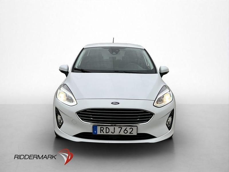 Begagnad Ford Fiesta Titanium 101 HK (74 kW) 2018 Vit Halvkombi