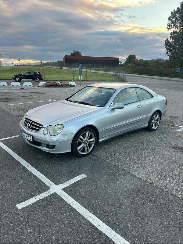 Silver Begagnad 2006 Mercedes CLK200 Sportkupé | 43 000 kr (Bra pris) - Bild 1/4