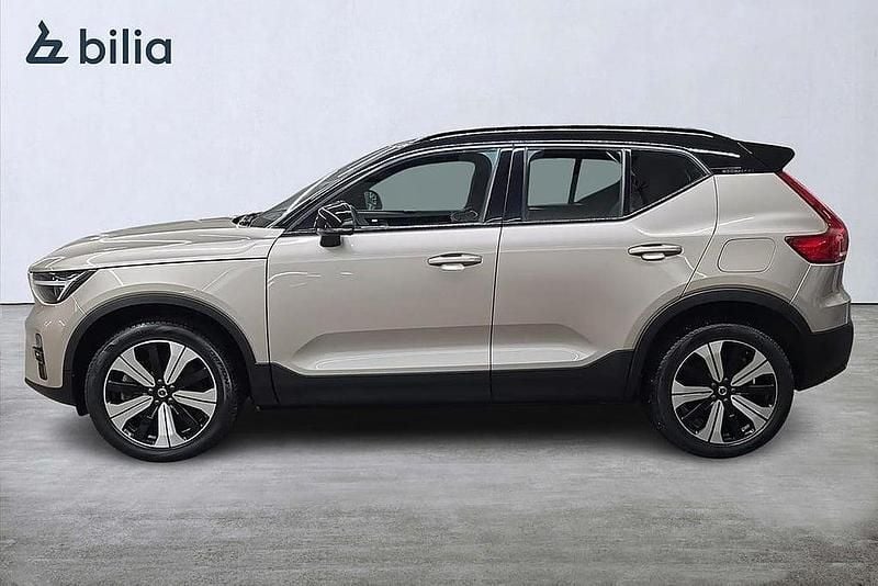 Begagnad Volvo XC40 Plus 185 kW (252 HK) 2022 Ljusgrå SUV