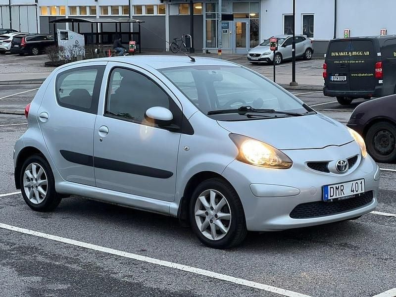 Begagnad 2008 Toyota Aygo Halvkombi | 33 000 kr (Marknadspris) - Bild 1/4