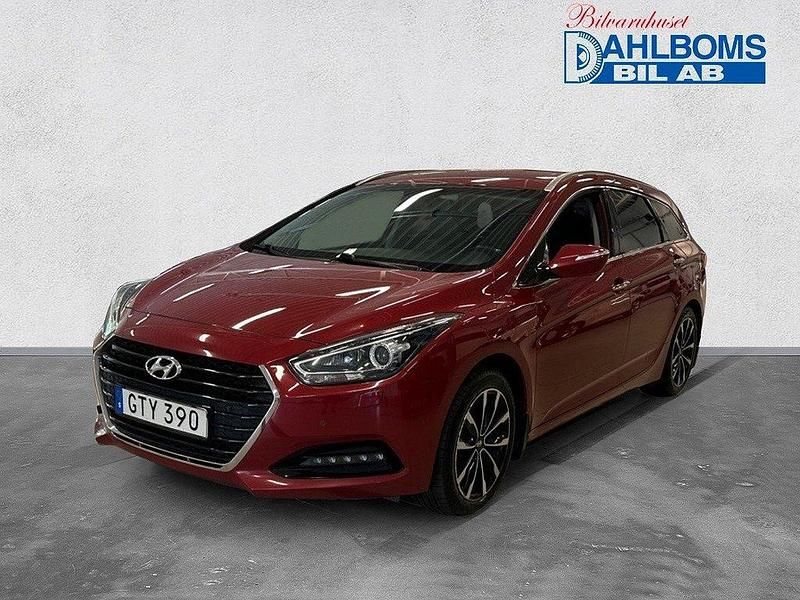 Mörkröd Begagnad 2015 Hyundai i40 Kombi | 109 000 kr (Marknadspris) - Bild 1/4