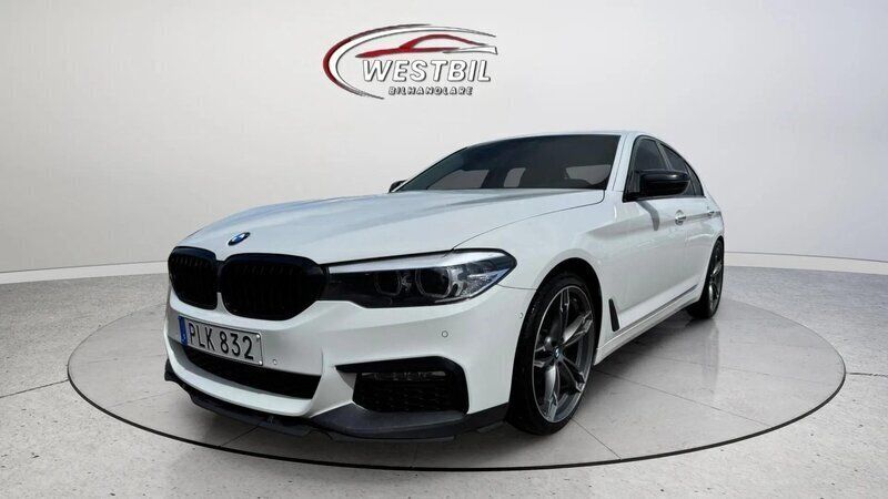 Vit Begagnad 2017 BMW 520 Sport Line Sedan | 289 900 kr (Dyr) - Bild 1/4