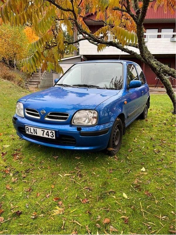 Blå Begagnad 2000 Nissan Micra Halvkombi | 15 000 kr - Bild 1/4