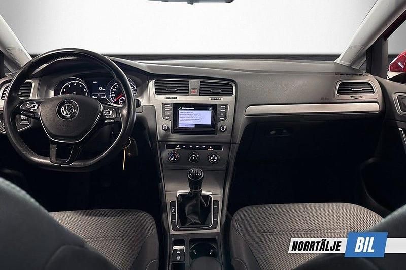 Begagnad VW Golf VII 125 HK (91 kW) 2014 Röd Halvkombi