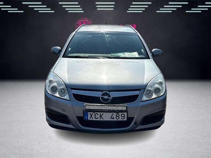 Begagnad Opel Vectra 155 HK (114 kW) 2005 Grå Kombi