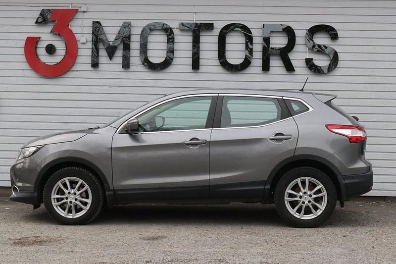 Begagnad Nissan Qashqai 131 HK (96 kW) 2017 Grå SUV