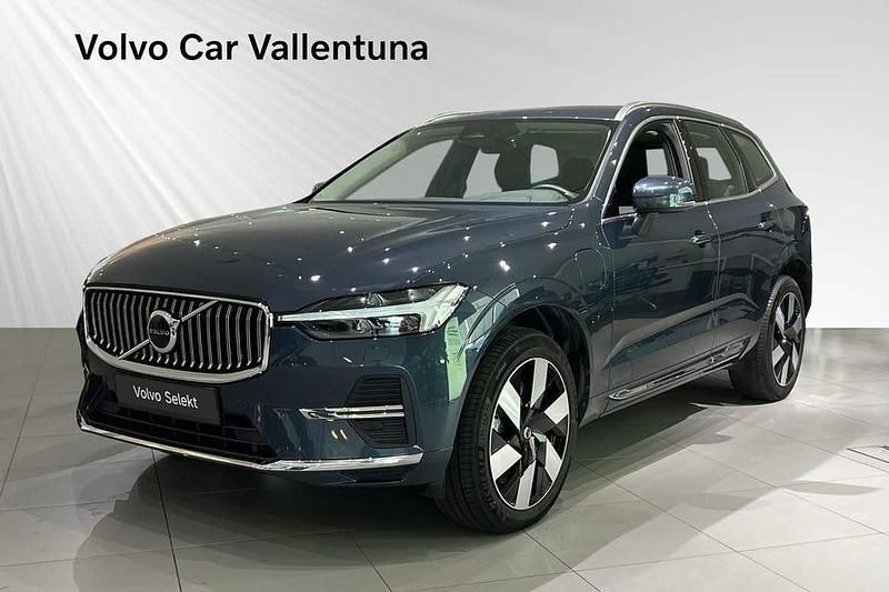 Blå Begagnad 2025 Volvo XC60 Core SUV | 514 900 kr (Bra pris) - Bild 1/3