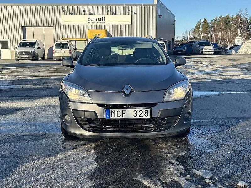 Grå Begagnad 2011 Renault Mégane GrandTour Kombi | 42 900 kr (Marknadspris) - Bild 1/4