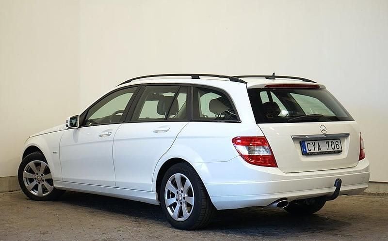 Begagnad Mercedes C180 Avantgarde 156 HK (114 kW) 2010 Vit Kombi