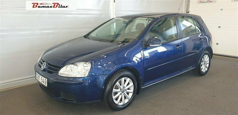 Blå Begagnad 2006 VW Golf V Design Halvkombi | 49 900 kr (Lite dyr) - Bild 1/4
